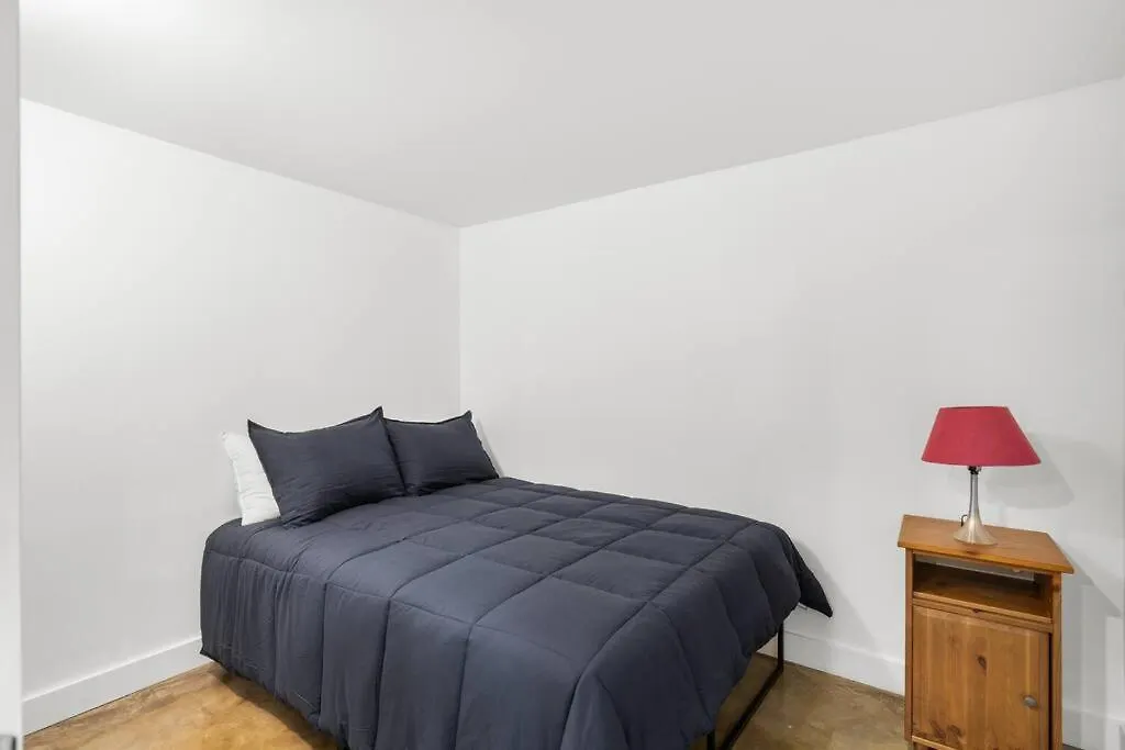 Spacious 3 Bedrooms/2 Bathrooms Condo In Montreal location